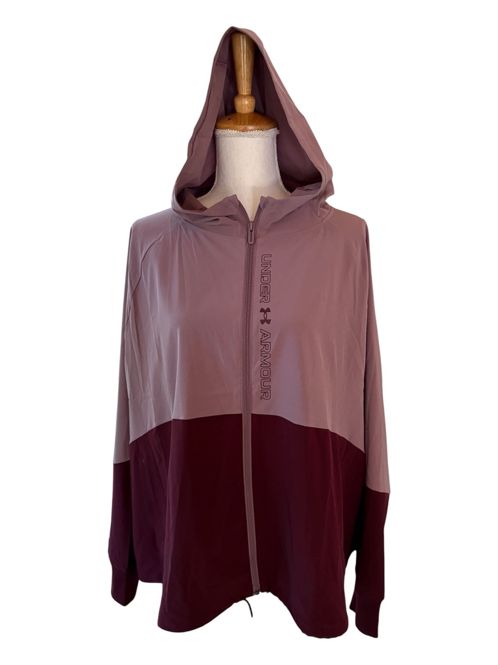 NWT. Under Armour Maroon Woven Full Zip Lightweight Jacket. Size 1X